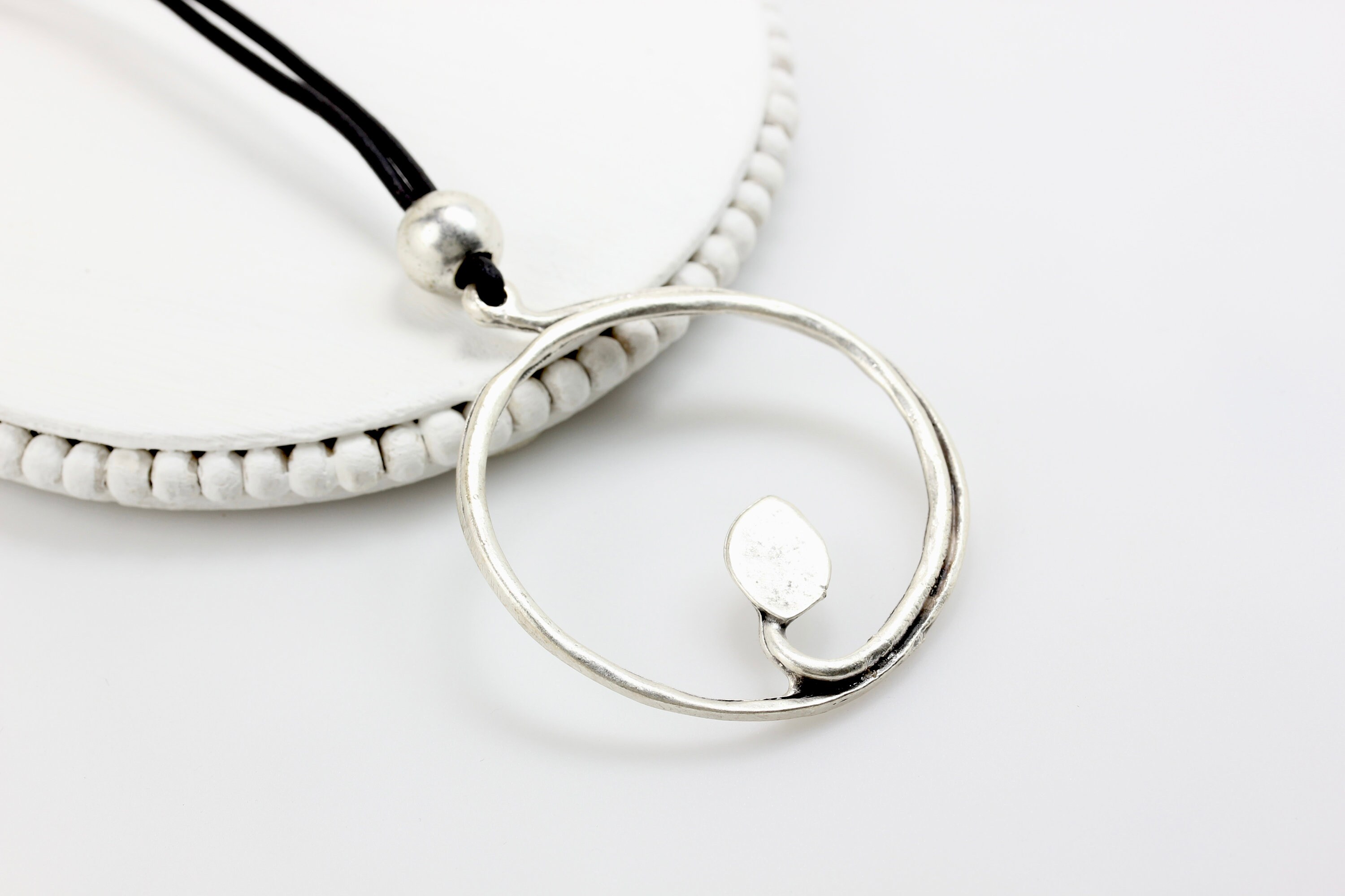 Silver Leaf Eyeglass Loop Holder Necklace, Leather Eyeglass Chain, Black Silver Glasses Chain, Boho Leaf Pendant Necklace, Made in USA - Etsy Silver Leaf Eyeglass Loop Holder Necklace, Leather Eyeglass Chain, Black Silver Glasses Chain, Boho Leaf Pendant Necklace, Made in USA - Etsy