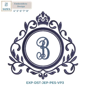 Op de afbeelding: Een borduurontwerp met een marineblauwe monogramletter "B" in een cirkelvormige lijst, versierd met decoratieve krullen en een kroon. Verkrijgbaar in 5 maten: 10 cm, 13 cm, 15 cm, 18 cm en 20 cm.