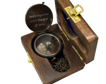 Brújula de latón personalizada: regalo de aniversario grabado para marido y mujer.