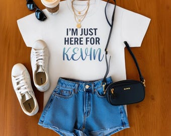 Camiseta "Solo estoy aquí por Kevin" / Camiseta de concierto para fans / Camiseta de boy band / Camisetas de grupos de residencia en Las Vegas / Ropa a juego para fans