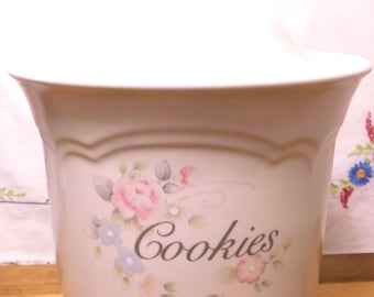 Vintage Pfaltzgraff Cookie Jar, Tea Rose Pattern