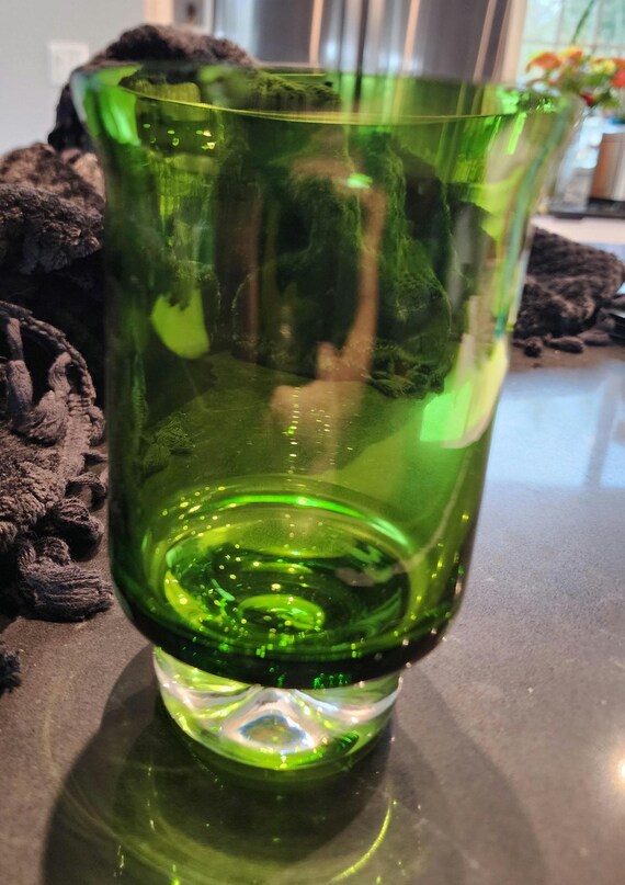 Vintage Emerald Green Hand-Blown Art Glass Tumbler | Mid-Century Modern Heavy Base Drinking Glass