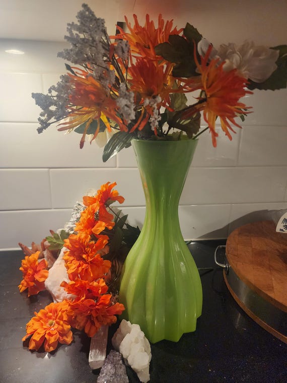 Vintage Green Ribbed Glass Vase — 12" Tall — Made in Spain, 1960s–1970s