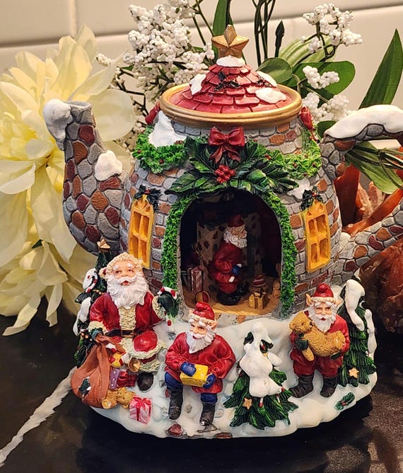 Santa Teapot Music Box: Christmas Collectible, Plays 'Santa Claus is Coming to Town'