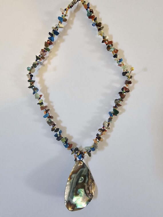 001 Beaded necklace with shell - image 1