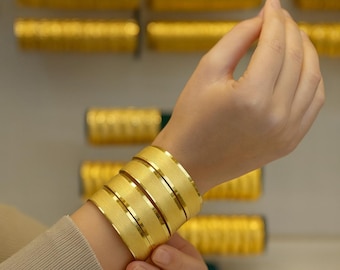 女性用ゴールドメッキブレスレットセット、幅1.5cmの光沢のある 