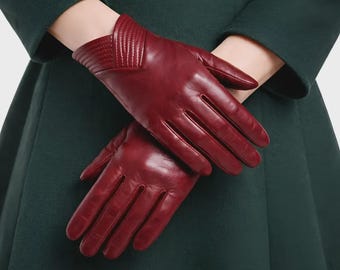 Gants en cuir bordeaux | Mode hivernale minimaliste élégante