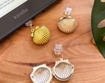 Scallop Shell Locket Kindle Dust Plug: Bookish USB-C Charm