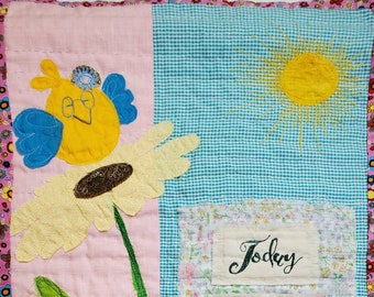 Arazzo trapuntato a mano: decorazione con uccelli e girasoli "Permesso di giocare"