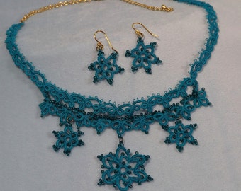 Collana con stella floreale color verde acqua in pizzo tatuato a mano, gioielli natalizi