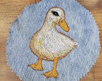 Toppa in denim ricamata a mano, decorazione in jeans blu riciclati