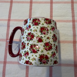 10 Strawberry Street Bella Dimpled Red Pink Rosebuds  Mug