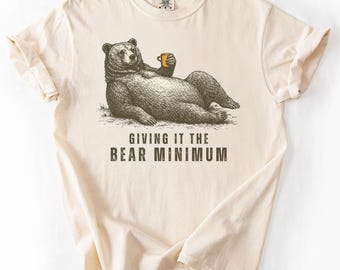 Bär Minimal T-Shirt Lustiges sarkastisches T-Shirt Schwarzer Humor T-Shirt Introvertiertes Grafik-Shirt Anti-soziales Zitat-Hemd Süß aber verdreht