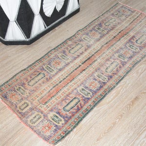 Liten, färgglad matta i vintagestil i Oushak-stil: 45 x 1,5 m, handgjord turkisk entrématta i ull