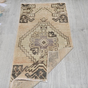2x3 Small Area Rug, Vintage Vanity Rug, Turkish Bedside Rug, Handwoven Mini Rug for Bathroom, Neutral Nursery Decor, Small Rug for Doorway