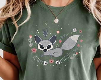 Maglietta Comfort Colors con volpe stravagante, t-shirt Forestcore con volpe e fiori, animali selvatici del bosco, girocollo floreale in stile arte popolare scandinava