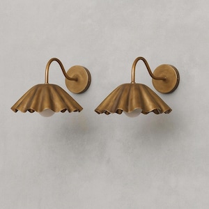 Art Deco Brass Wall Lamp | Vintage Ruffle Shade Wall Sconce | Mid Century Modern Brass Flower Light | Scalloped Brass Fixture | Living Room