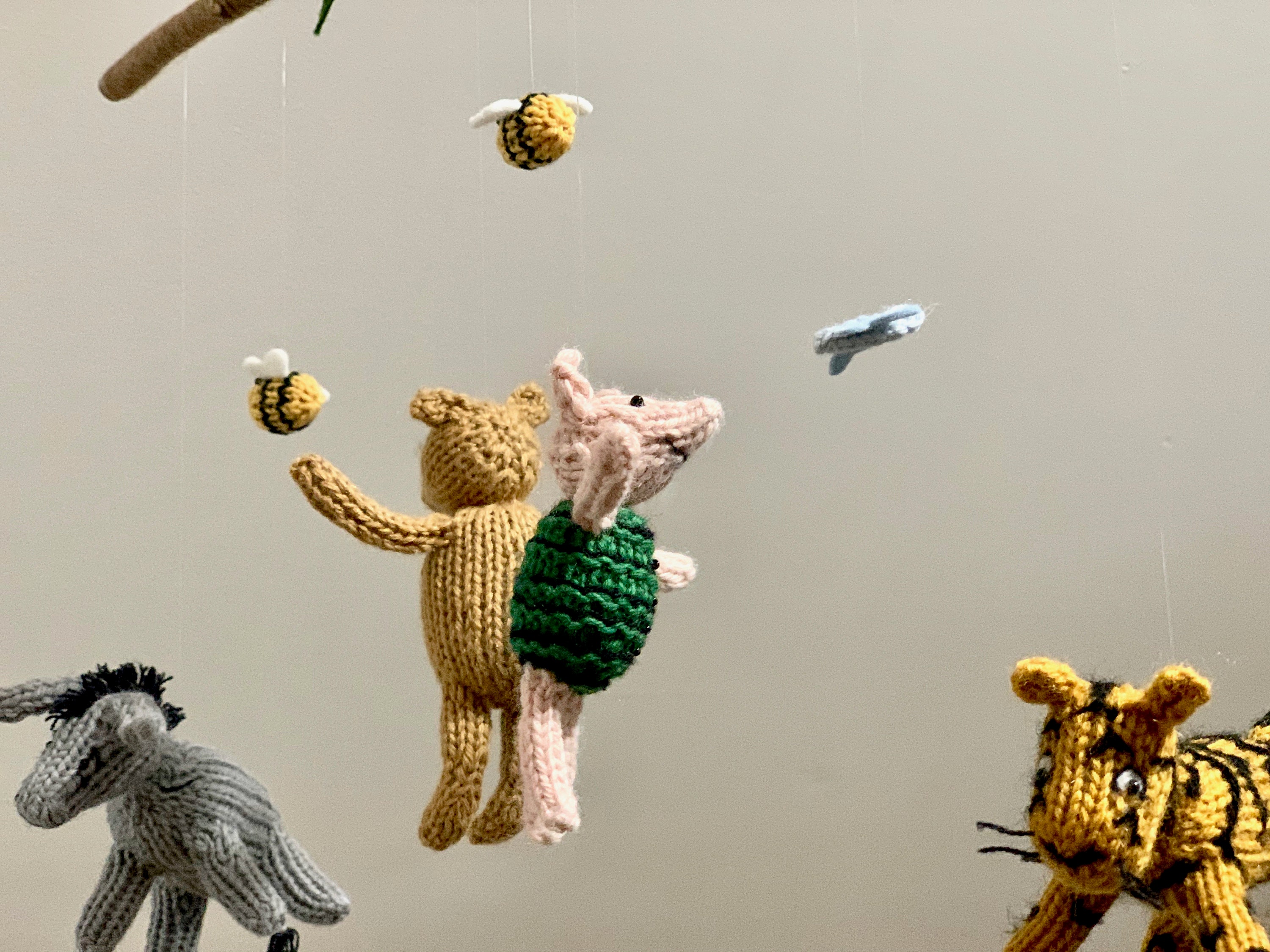 Classic winnie the pooh crib clearance mobile
