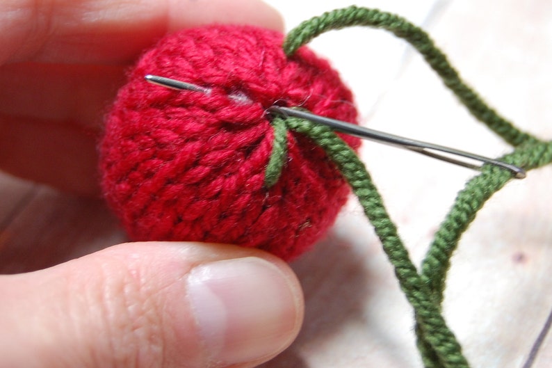 Knitting Pattern Strawberries, PDF Strawberry Craft Pattern, Fiber Art DIY image 2