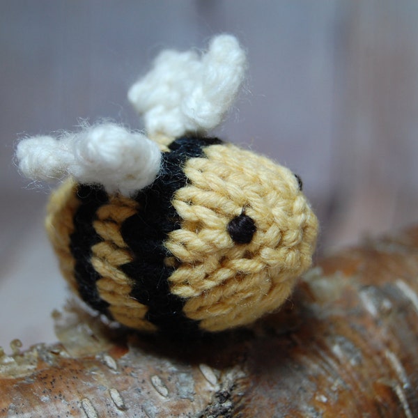 Knit Bumble Bee, Bee Holiday Ornament, Bumble Bee Toy, Bee Nursery, Insect Ornament Sculpture, Yellow and Black Nursery, Bee Christmas Decor