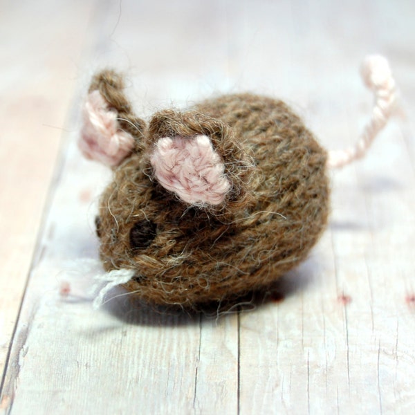 Mouse Knitting Pattern and Picture Tutorial - Itty Bitty Mouse - Mouse Woodland Toy Holiday Ornament PDF - Waldorf Knit Mouse Pattern DIY