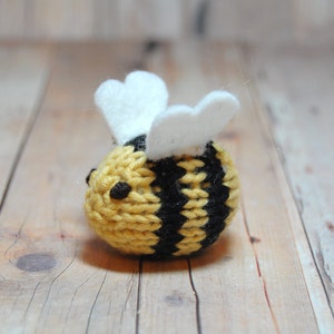 Bee Brooch, Bumble Bee Lapel Pin, Bee Broach, Bee Bridal Shower, Gift for Her, Mother's Day Gift, Bumble Bee Pin, Queen Bee Gift, Knit Bug image 2