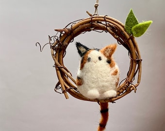Needle Felted Calico Cat Christmas Ornament, Kitty Ornament, Needle Felted Animals, Needle Felted Kitty, Gift for Animal Lover