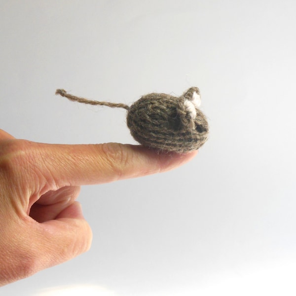 Miniature Mouse, Micro Mouse, Dollhouse, Micro Mouse Fiber Sculpture, Waldorf Mouse, Woodland Animal