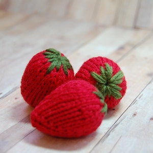 Knitting Pattern Strawberries, PDF Strawberry Craft Pattern, Fiber Art DIY image 3