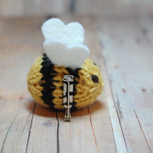 Bee Brooch, Bumble Bee Lapel Pin, Bee Broach, Bee Bridal Shower, Gift for Her, Mother's Day Gift, Bumble Bee Pin, Queen Bee Gift, Knit Bug image 3