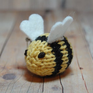 Bee Brooch, Bumble Bee Lapel Pin, Bee Broach, Bee Bridal Shower, Gift for Her, Mother's Day Gift, Bumble Bee Pin, Queen Bee Gift, Knit Bug image 4