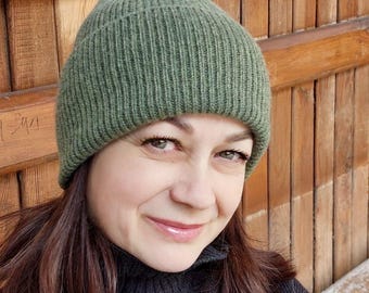 Berretto a coste in cashmere e lana merino lavorato a maglia, verde, per adulti.