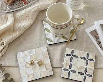 Handgefertigte quadratische Perlmutt-Untersetzer | Geometrische Muschel Inlay Getränkematten für Tee & Kaffee | Küsten Wohnkultur Housewarming Geschenk