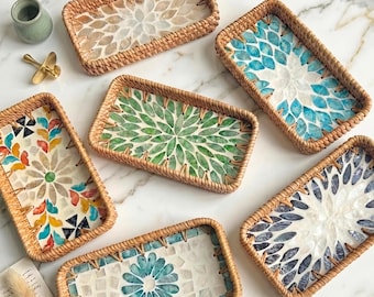 Rattan Tablett mit Perlmutteinlage, dekoratives rechteckiges Serviertablett, handgefertigtes Boho Wohndekor