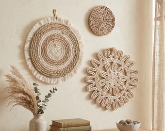 Handgemachte Boho Wandbehang Körbe | Natürliches Rattan mit Fransen und Sonnenblumenakzenten | Rustikale Boho-Wandkunst für gemütliche Räume