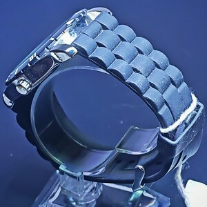 Reloj cronógrafo de buceo, elegante reloj de lujo en negro y dorado para hombre. imagen 7