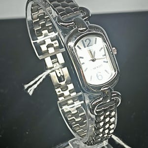 Nine West Orologio Da Donna Con Cinturino Glitterato | Quadrante Grigio E Indici Oro | Cristallo Minerale