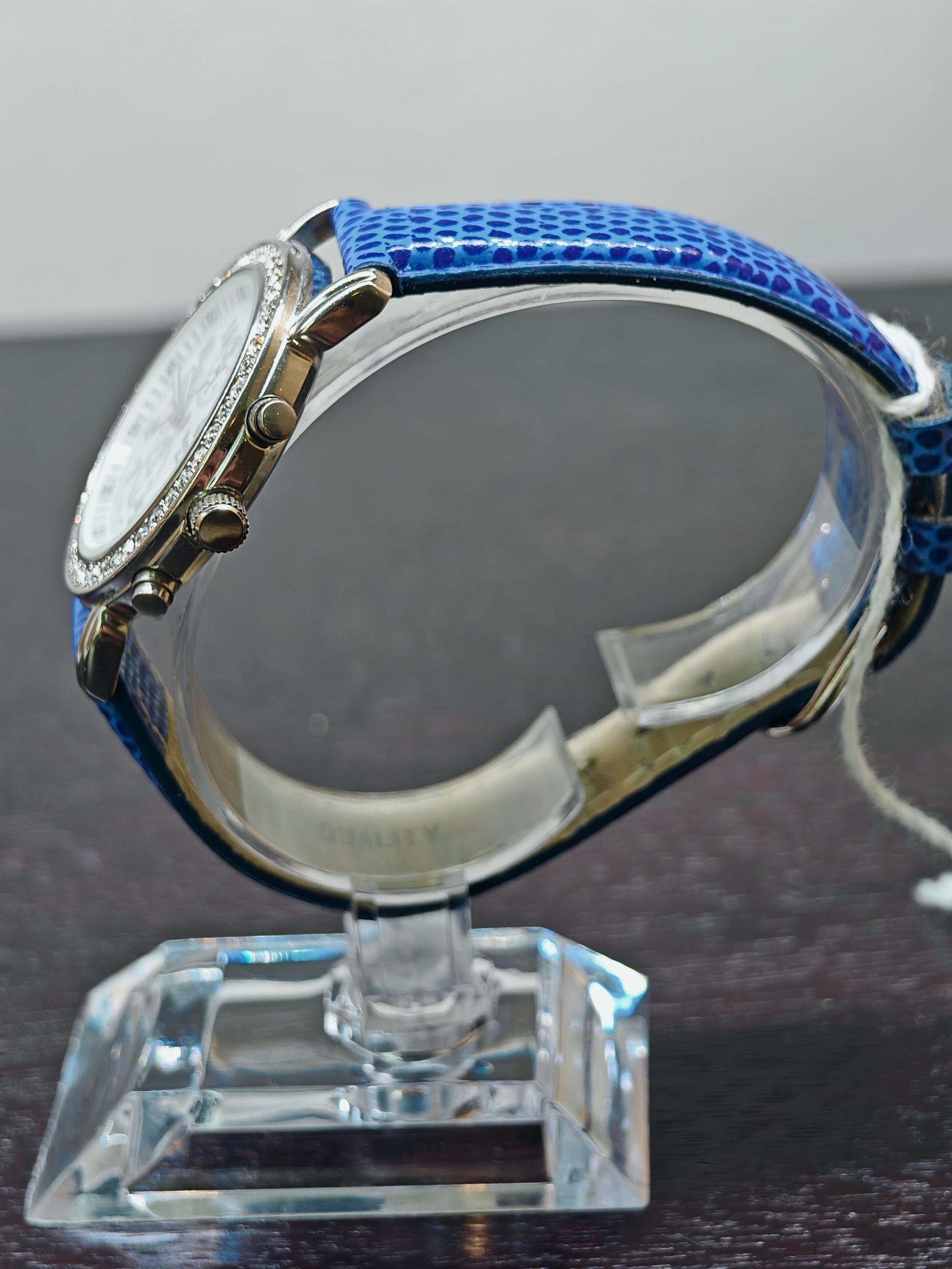 Winder Geen Quartz Watch: Rhinestone Bezel, Blue Leather  display picture 1