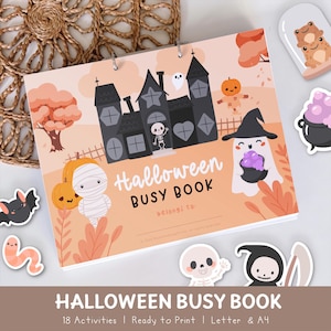 Puede incluir: Un libro de actividades de Halloween con encuadernación en espiral y portada color melocotón que muestra una casa encantada, una momia, un fantasma y una calabaza. El texto dice Halloween BUSY BOOK belongs to. Alrededor hay pegatinas de murciélago, gusano, esqueleto, parca, rana y caldero.