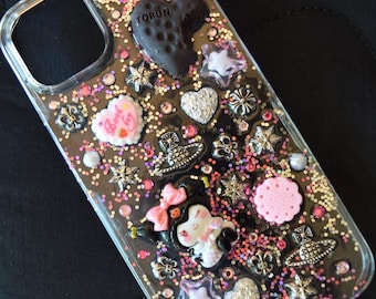 Funda personalizada para teléfono: Y2K Bedazzled iPhone Samsung Decoden Hecho a mano Hello Kitty Sanrio Kuromi 2000s McBling Charms Tendencias Kawaii Bling