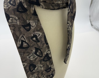 Corbata de seda vintage Mario Valentino con estampado geométrico abstracto, hecha en Italia