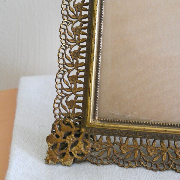 Vintage Antique FINE QUALITY Photograph Frame Photo Frame Tabletop Lacy Pressed Brass LARGE1940s