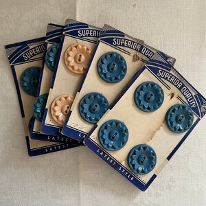 Buttons plastic 20 on 5 cards image 3