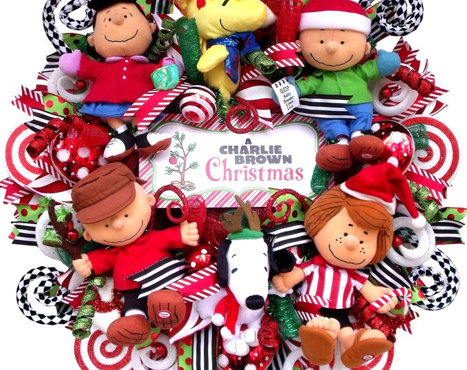 Charlie Brown Christmas Wreath: Peanuts Gang Holiday Decor - Etsy