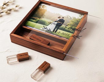 Aangepaste houten fotodoos met bedrukt acryldeksel en gegraveerde USB - gepersonaliseerde herinnering