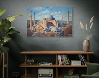 Könnte beinhalten: Ein Leinwanddruck der Hagia Sophia in Istanbul, Türkei, mit blauem Himmel im Hintergrund. Das Kunstwerk zeigt die ikonische Moschee mit ihren Kuppeln und Minaretten in Beige-, Braun- und Blautönen. Der Druck wird an einer dunkelgrauen Wand ausgestellt.