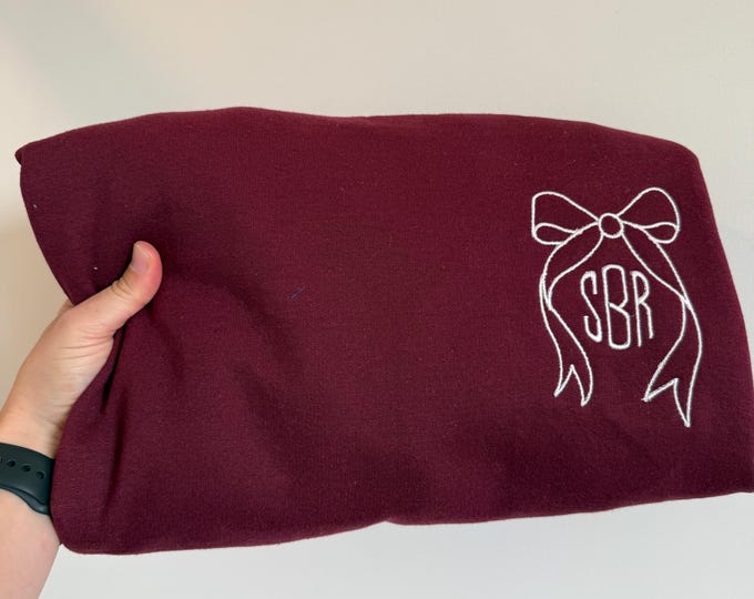 Personalized Bow Monogram Sweatshirt / T-Shirt