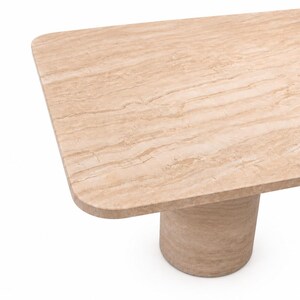 Eettafel van travertijn, rechthoekig, massief hout – tafel van natuursteen met 2 cilindrische poten – moderne eettafel, marmeren tafel afbeelding 3