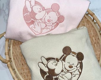 刺繍入りミッキー＆ミニー バレンタイン スウェットシャツ、ディズニー カップル お揃い シャツ、ハート ミッキー＆ミニー セーター、ディズニー バレンタイン パーカー