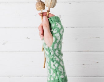 Leopard wrist warmers - springtime green and white